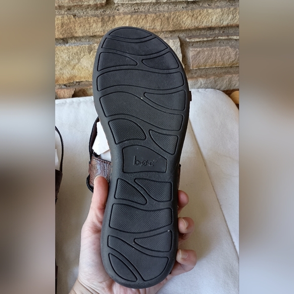 BOC Brown Leather Sandals with Floral Design_10 - Picture 5 of 8